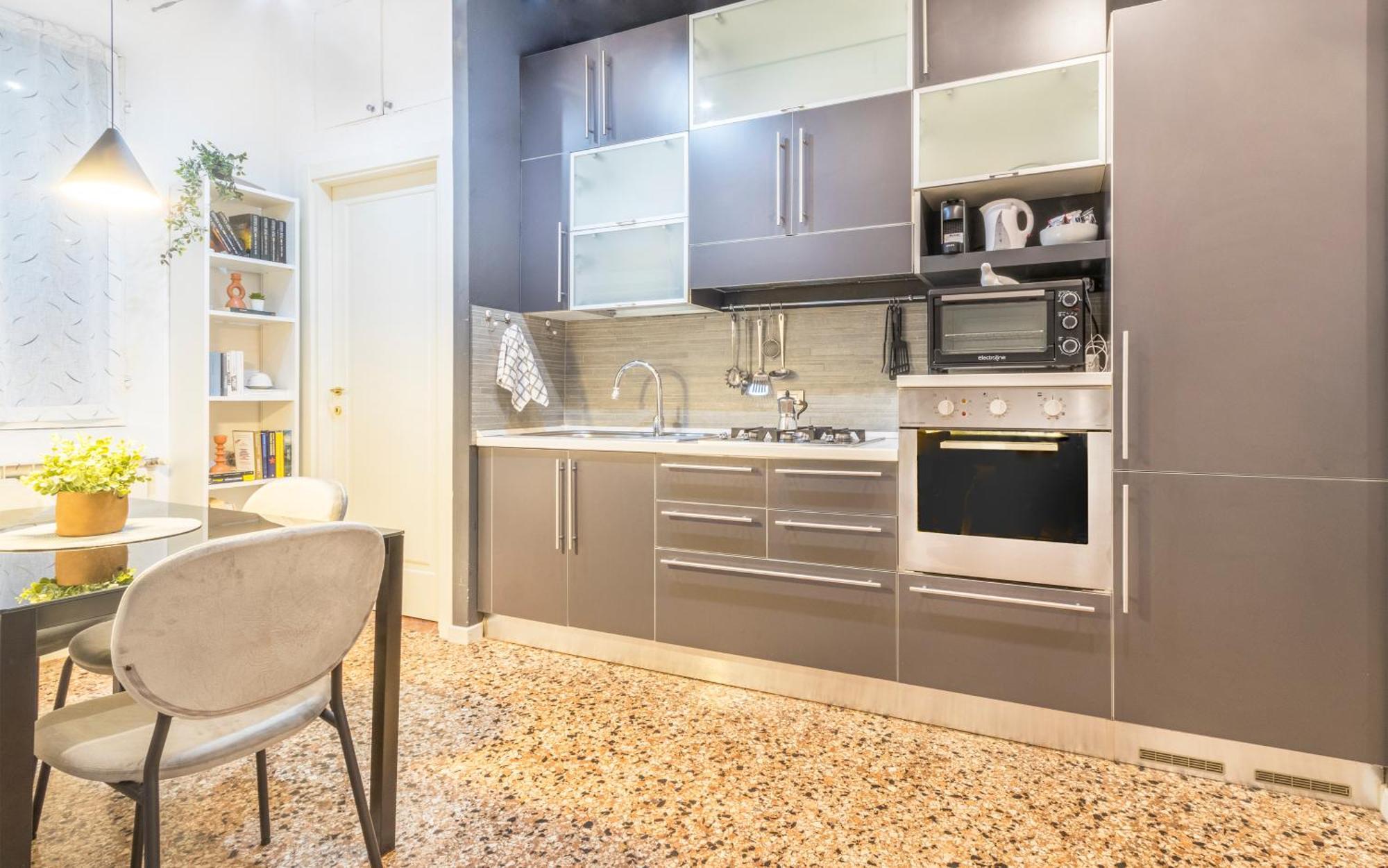 A 2 Passi Da Piazza Grande Apartment Modena Bagian luar foto