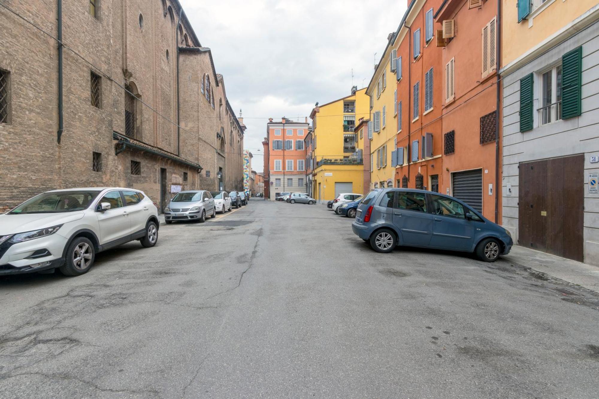 A 2 Passi Da Piazza Grande Apartment Modena Bagian luar foto